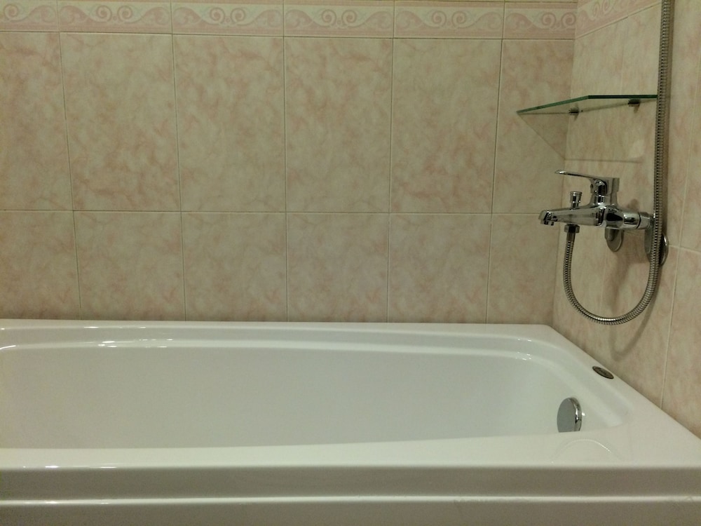 Jade Hotel 24/62