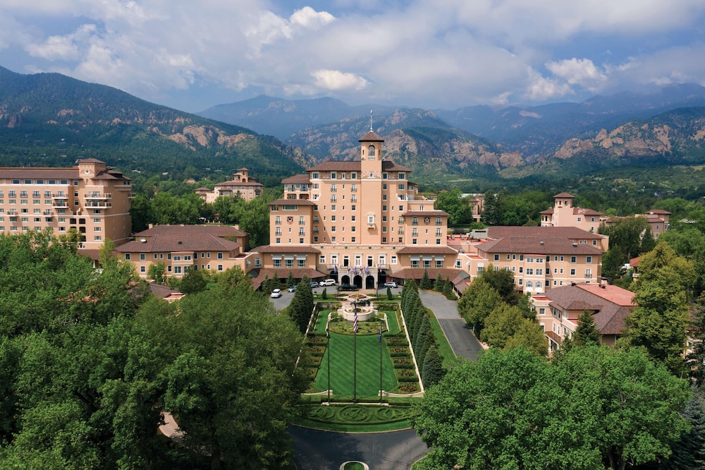 THE BROADMOOR in COLORADO SPRINGS - CO