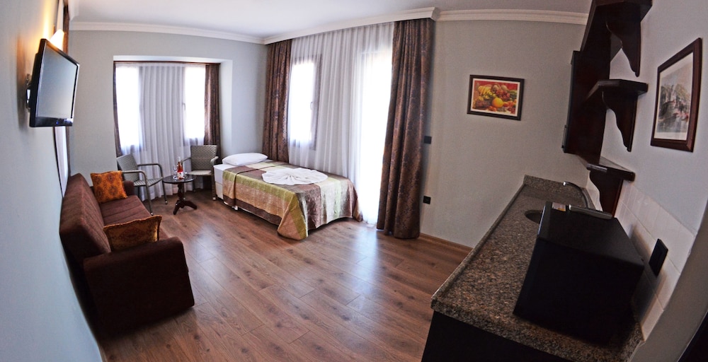 Hisar Holiday Club 14/36
