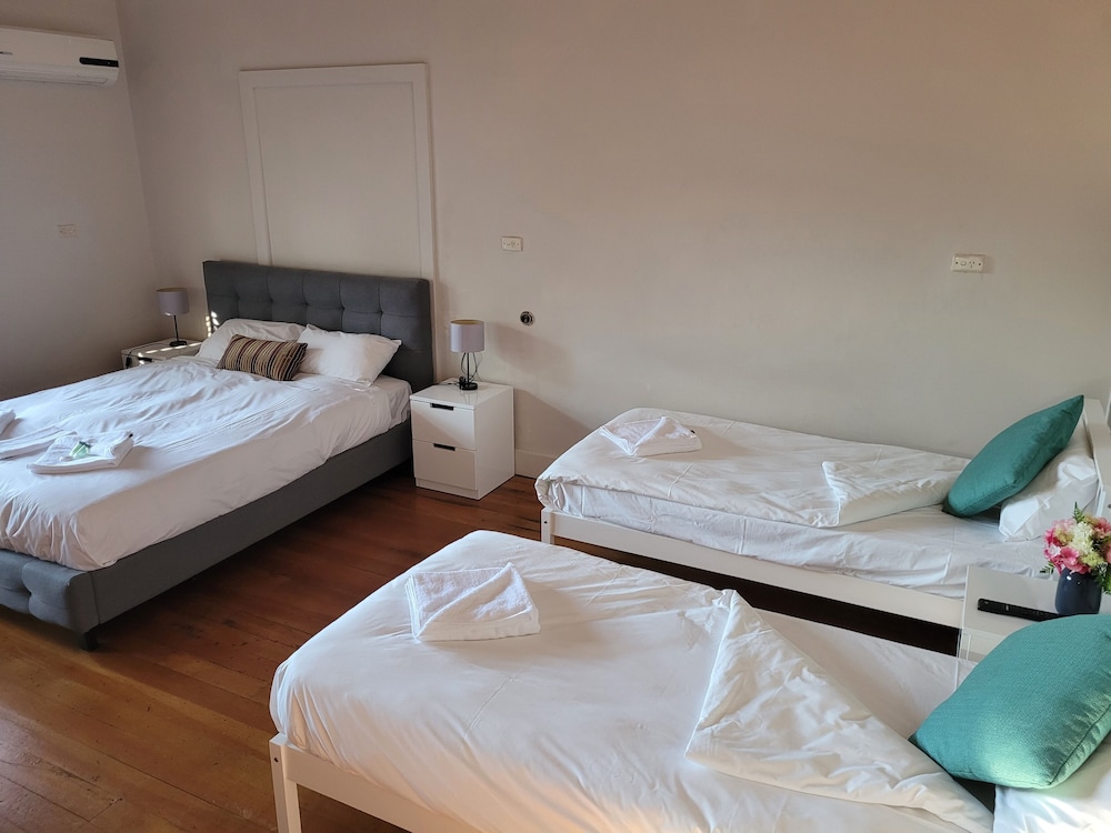 BURWOOD BED AND BREAKFAST 21/47
