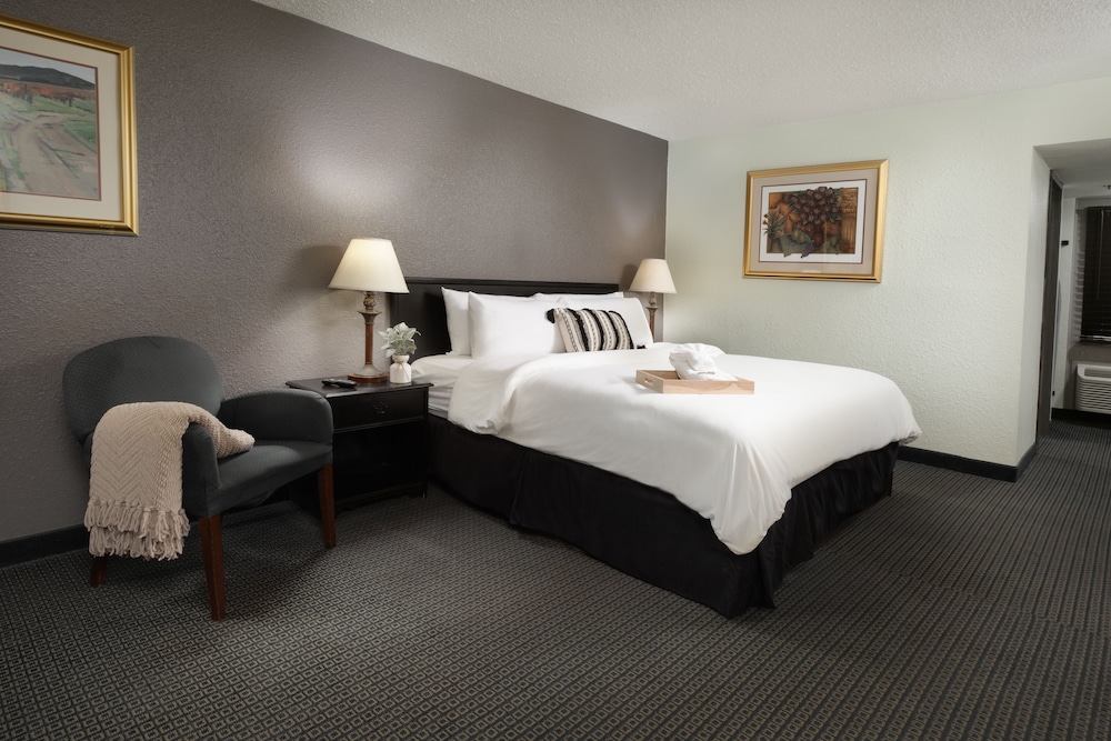 The Cactus Cove Inn And Suites 15/49