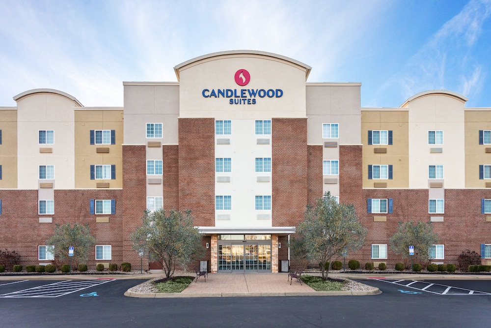 Candlewood Suites Louisville North 66/67