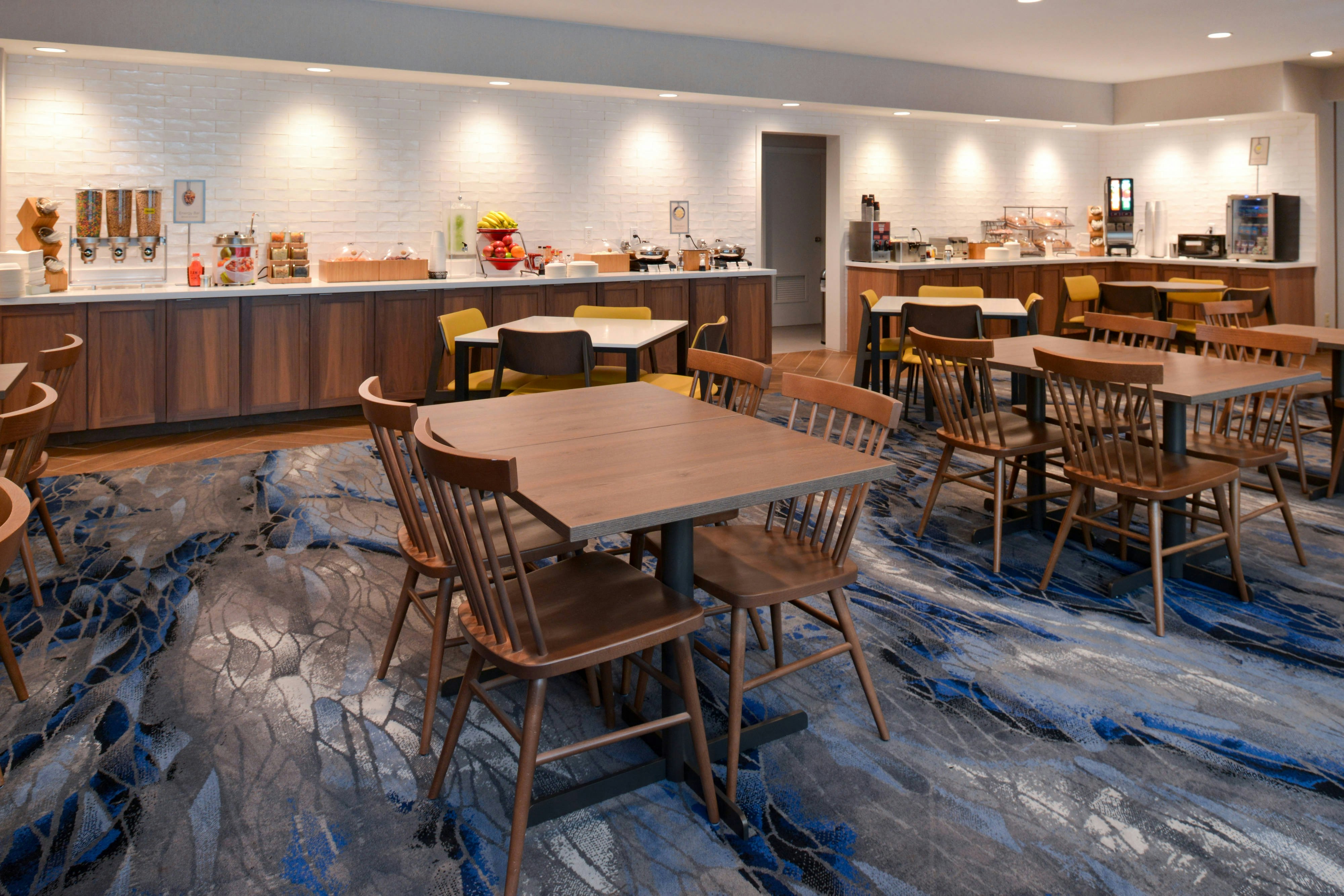 Fairfield Inn Suites By Marriott Arlington Six Flags 13/17
