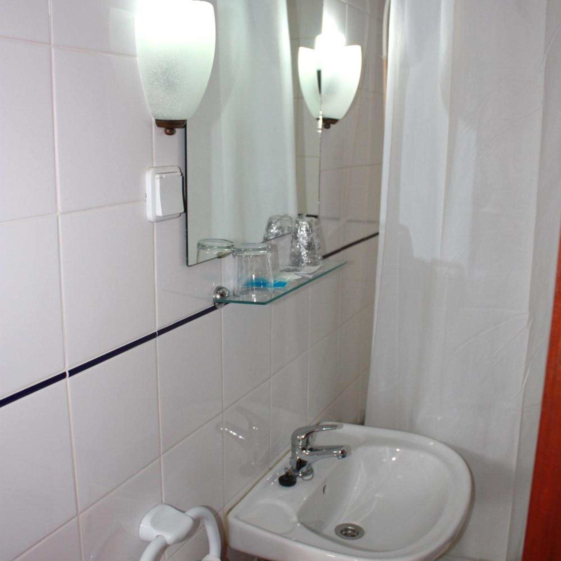 HOTEL DONA LEONOR 44/44