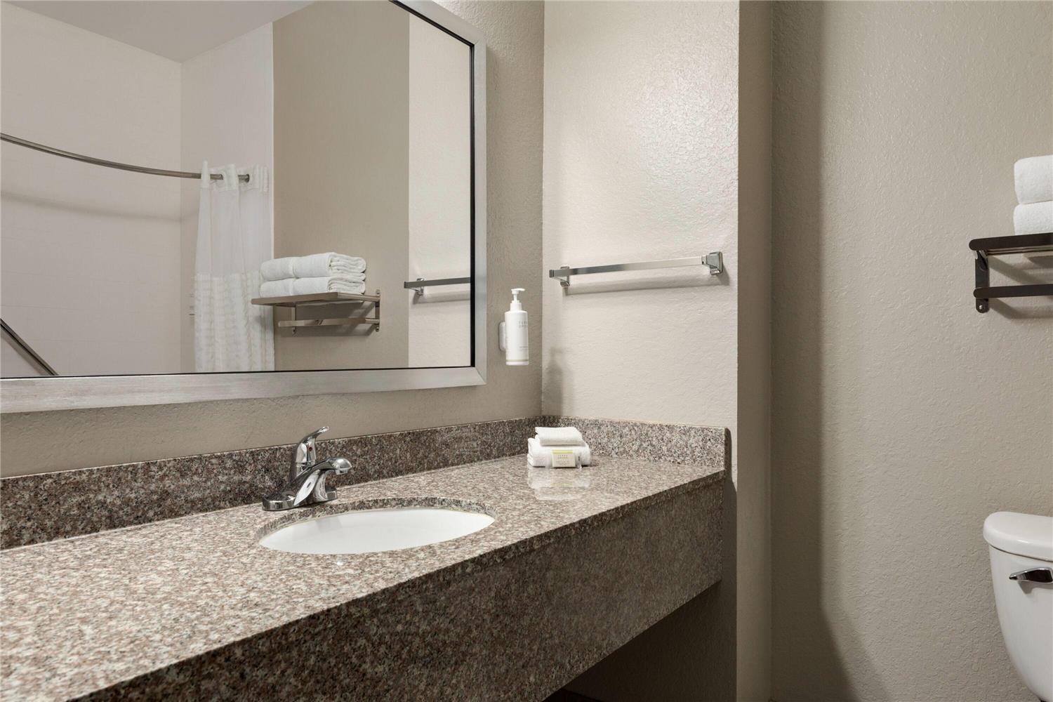 Days Inn & Suites by Wyndham Prattville-Montgomery 39/39