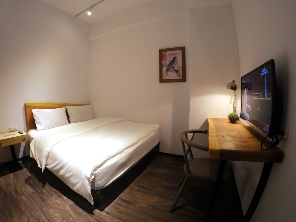 Lutel Hotel 17/100