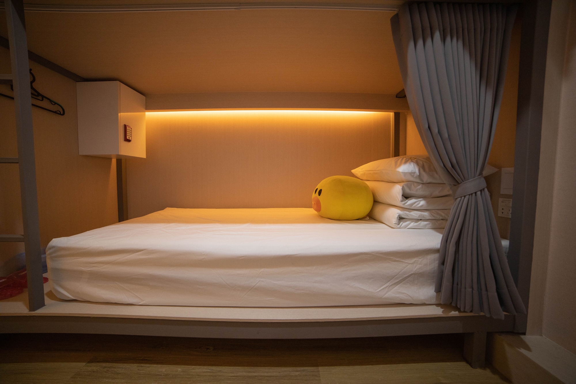FEMALE DORM, FEMALE ONLY, 4 BEDS