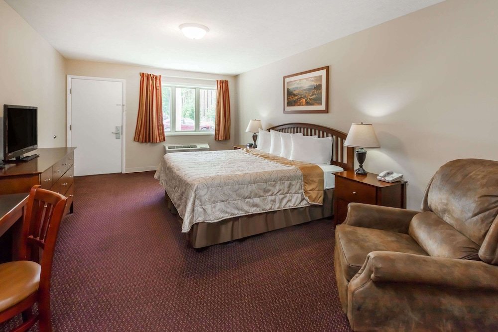 Howard Johnson by Wyndham Traverse City 22/47