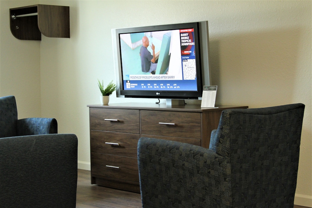 Stay Plus Extended Stay Suites 28/33