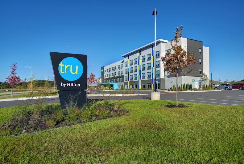 Tru By Hilton Stoughton Wi 6/39