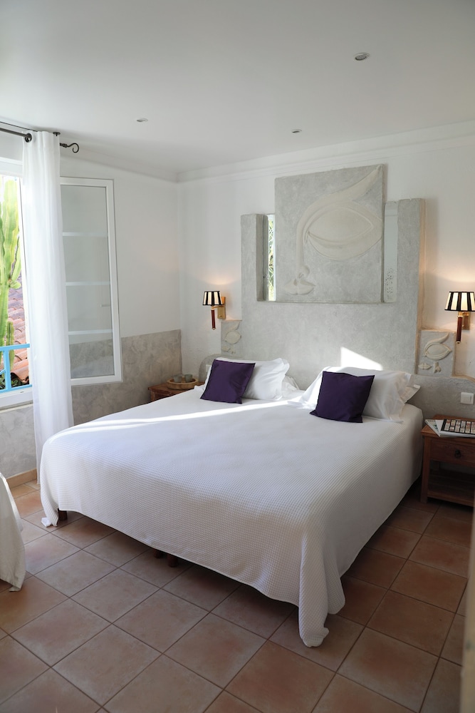 ROOM, TRIPLE