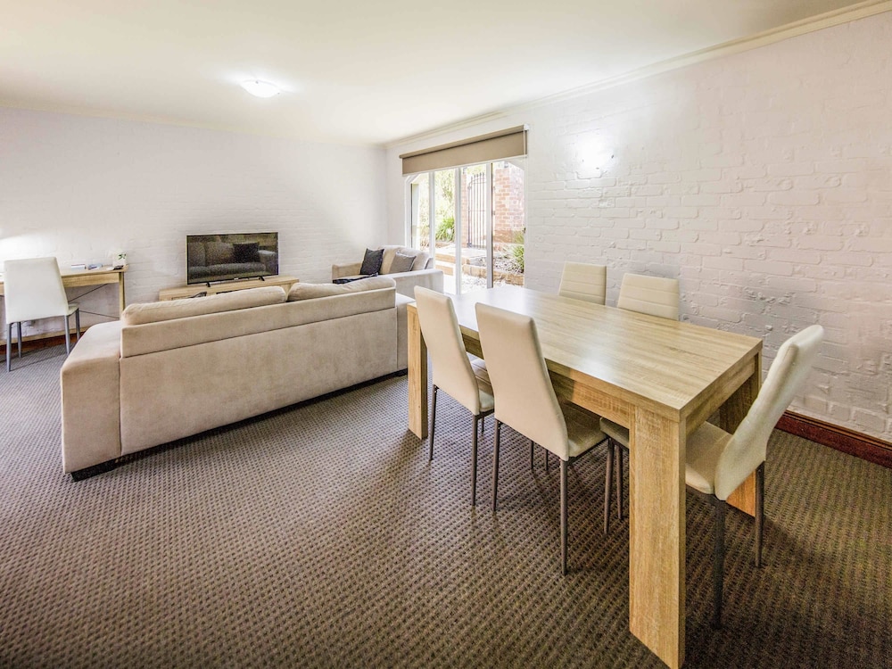 Mercure Ballarat Hotel and Convention Centre 57/70