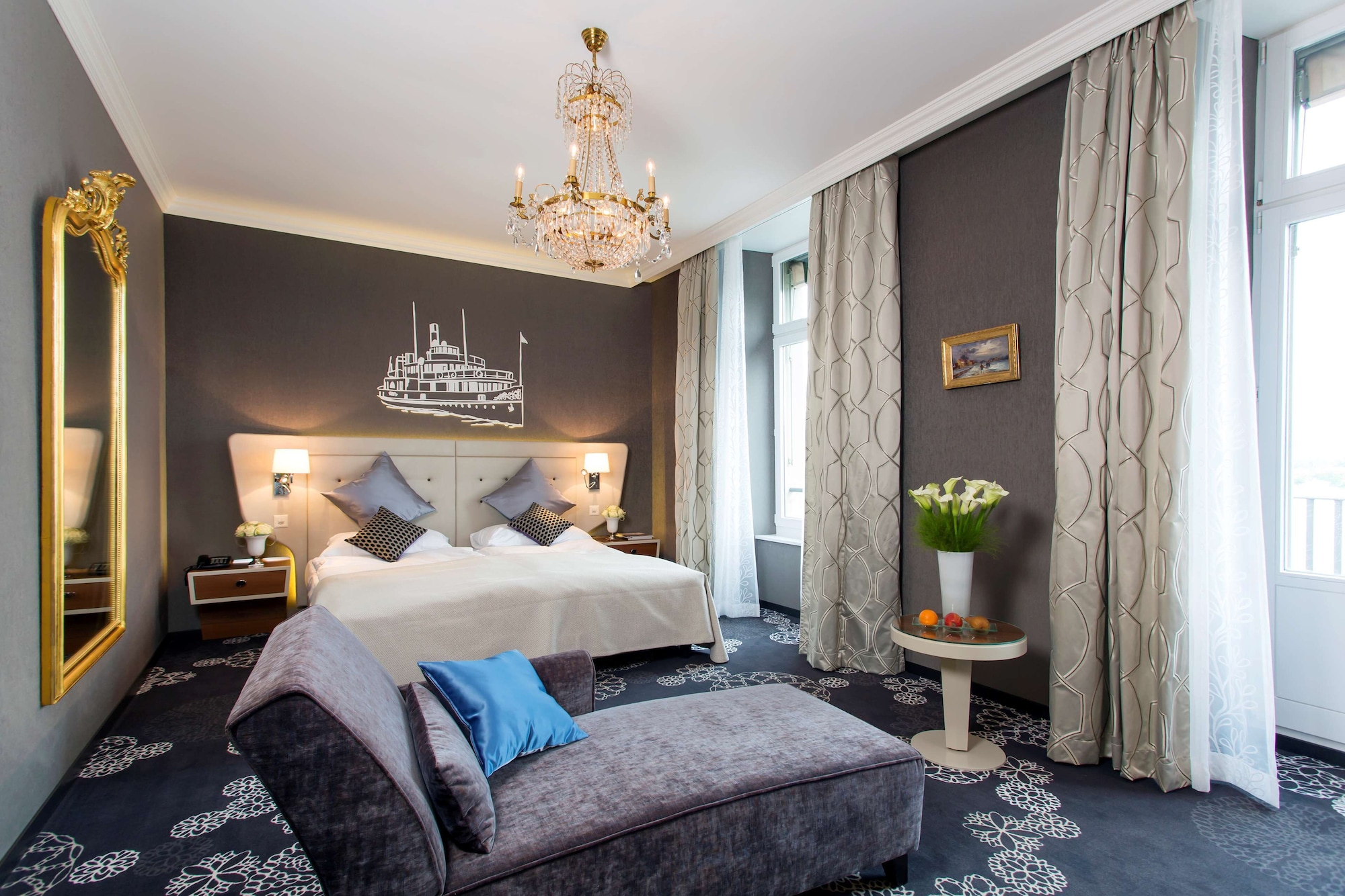 Lucerne, Luxury, Suite, King Bed، Schweizerhof 2/8