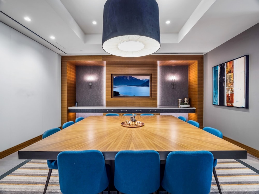 Global Luxury Suites at Reston Town Center 65/75