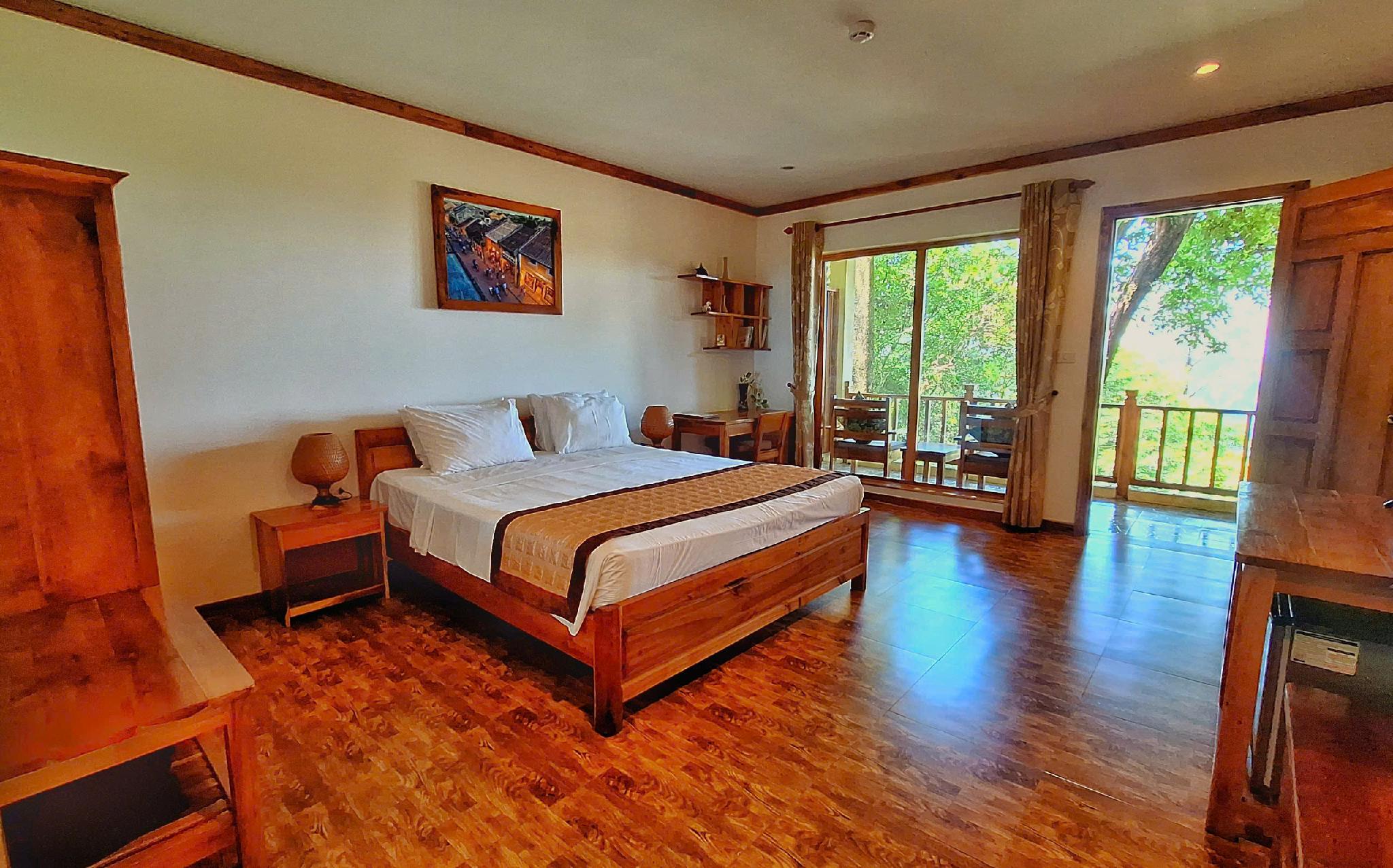 Deluxe, Double Bed, Partial Sea View