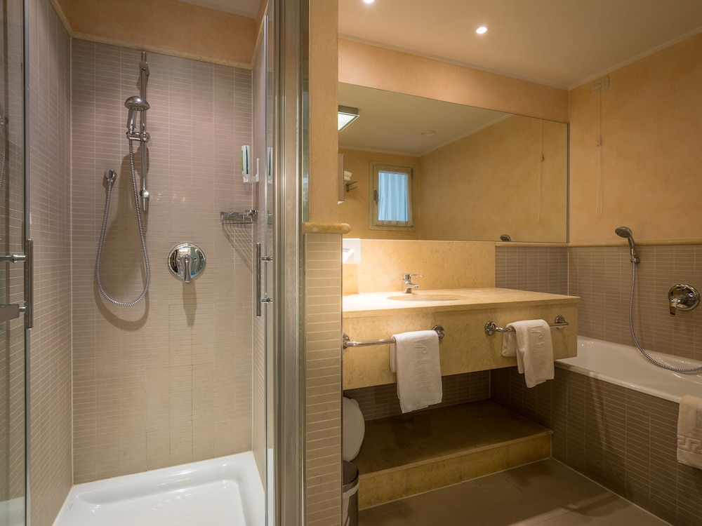 جناح بسرير مزدوج مع أريكة، Parc Hotel Germano Suites 7/9