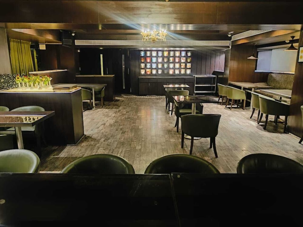 Hotel The Golden Oak 31/36