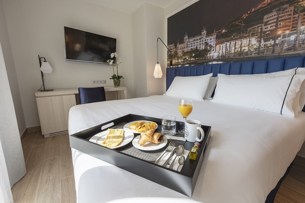 Eurostars Mediterranea Plaza 67/79