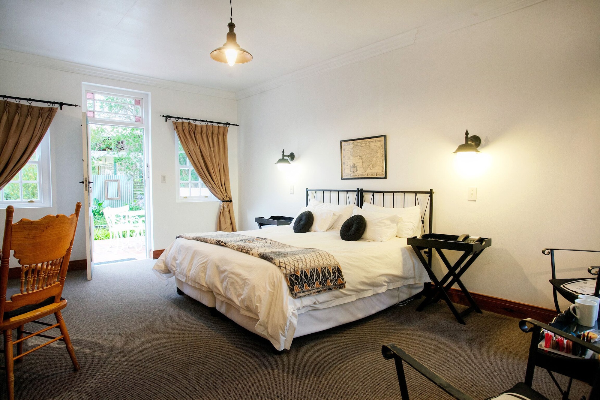 Village, King Bed