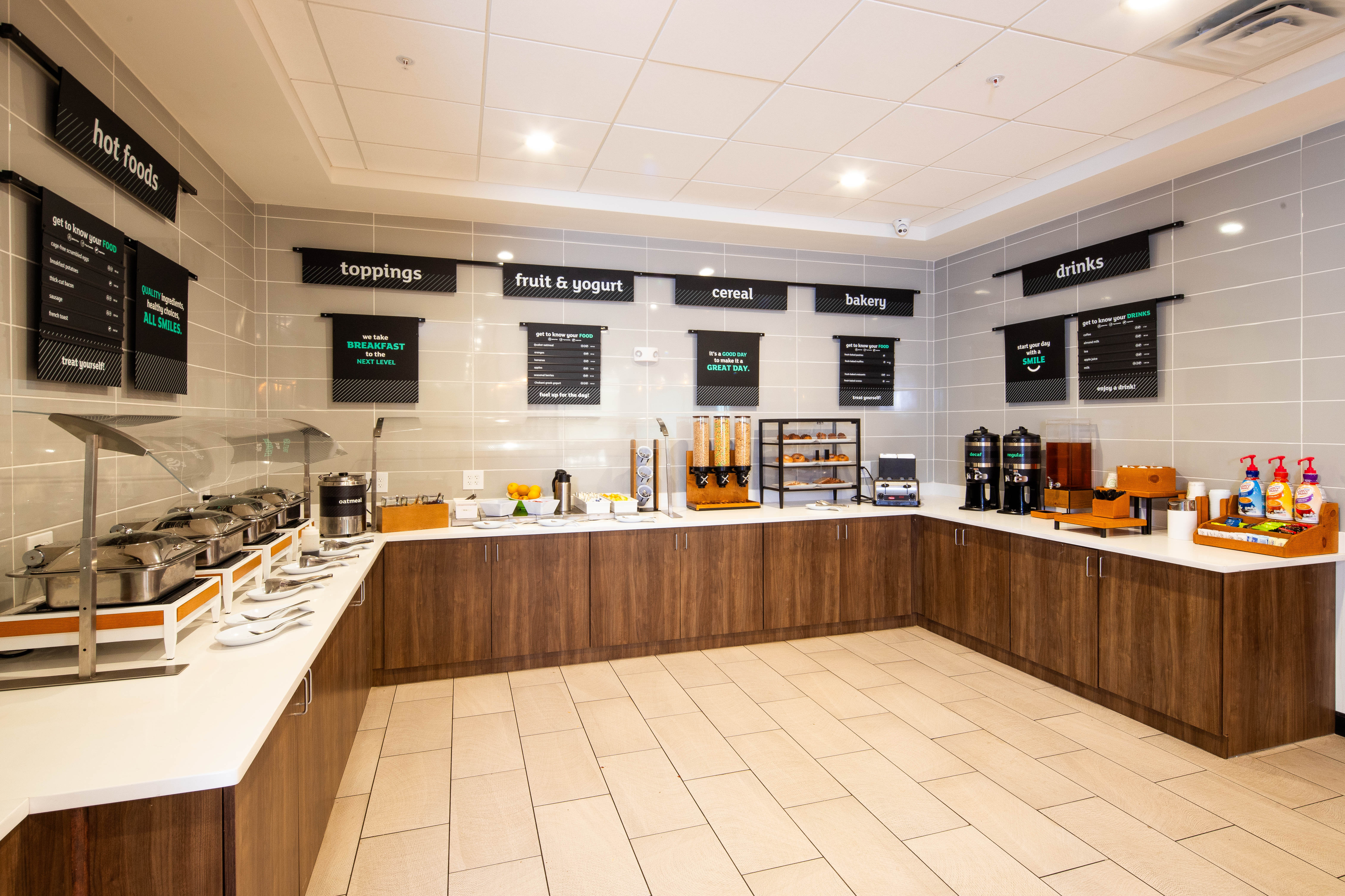 Holiday Inn & Suites Detroit - Troy, an IHG Hotel 9/50