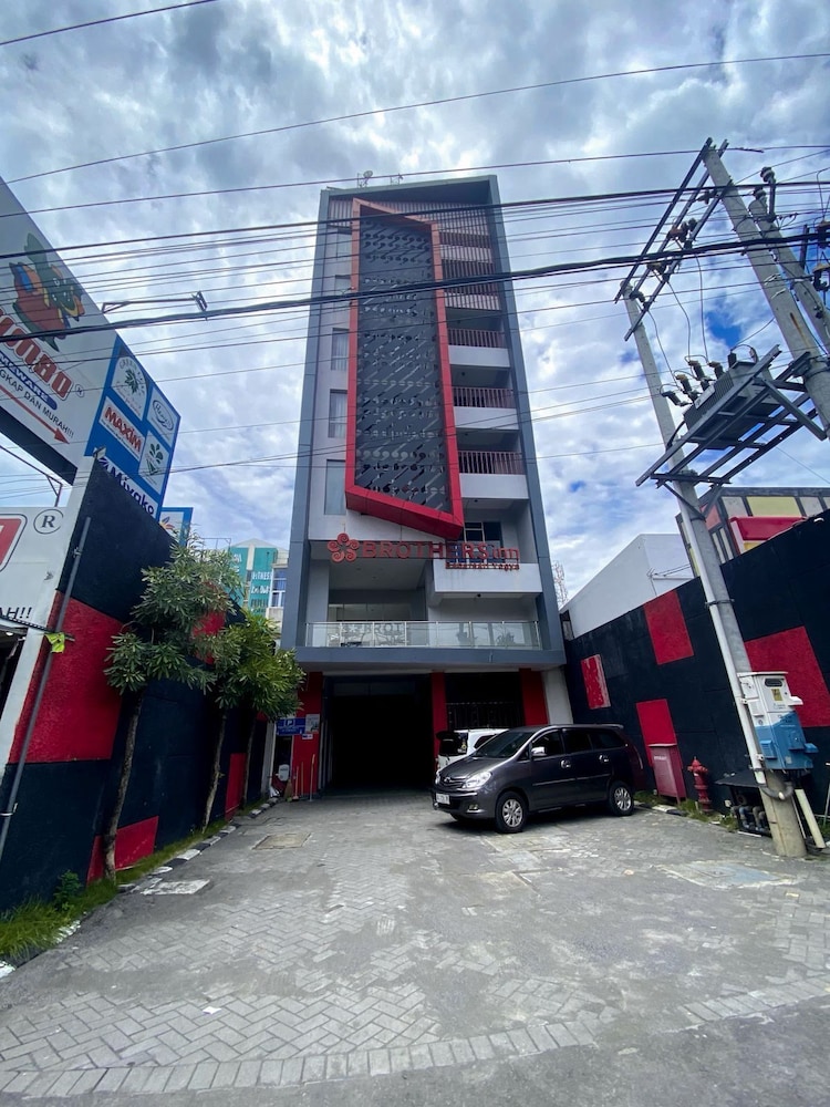 Brothers inn Babarsari 29/33