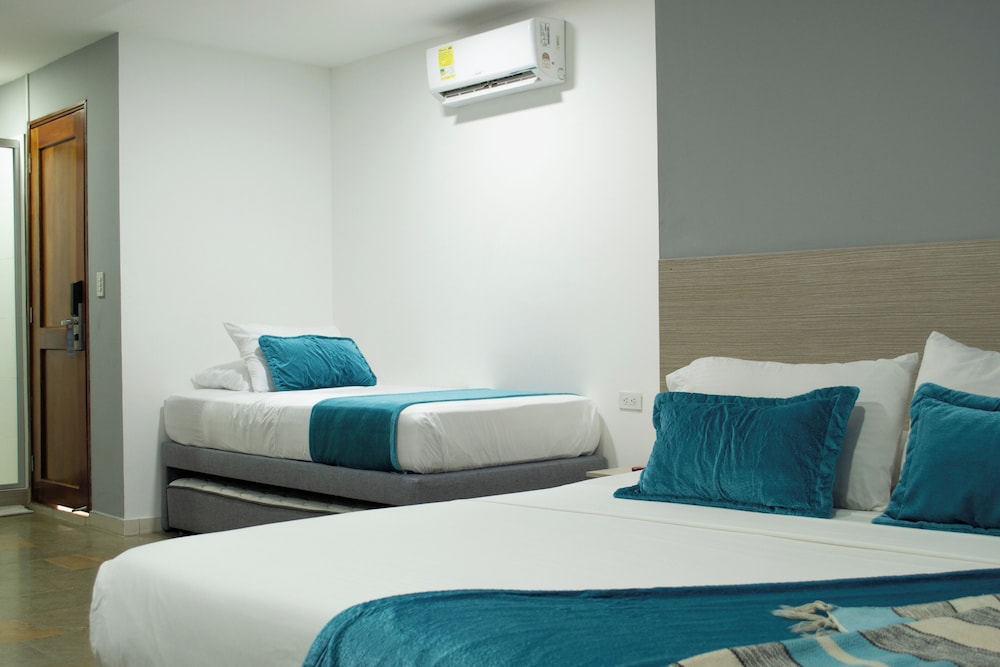 Hotel Porton Sabaneta 20/50