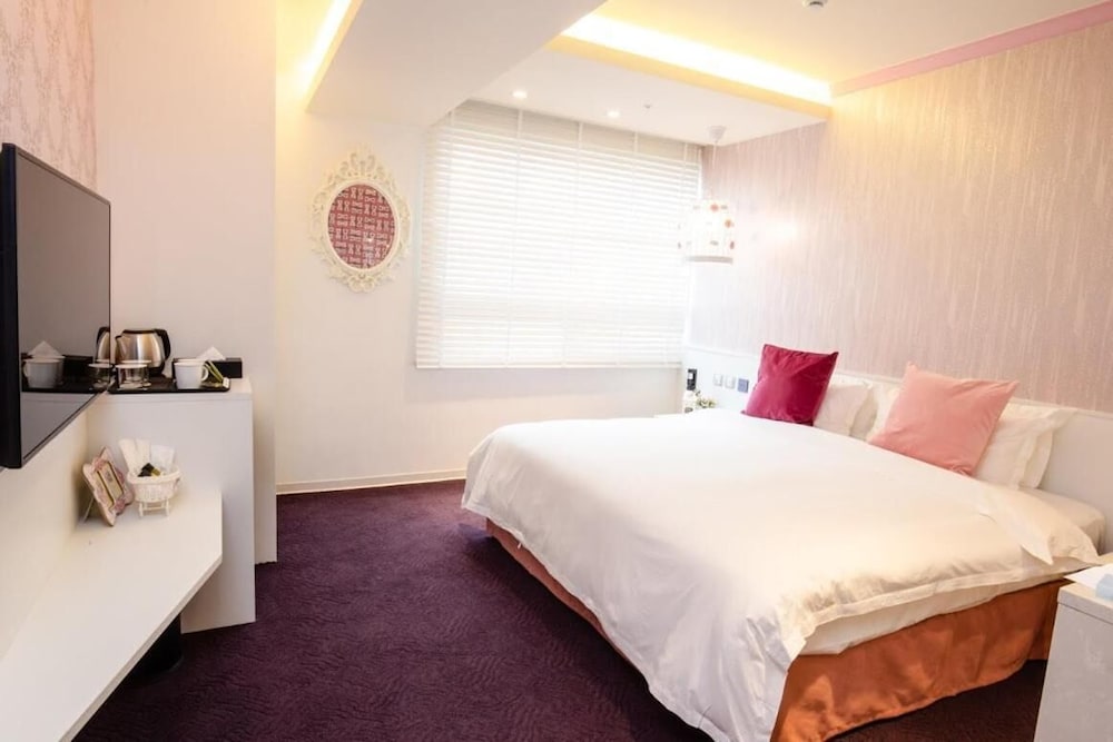 Walker Hotel Ximen 23/50