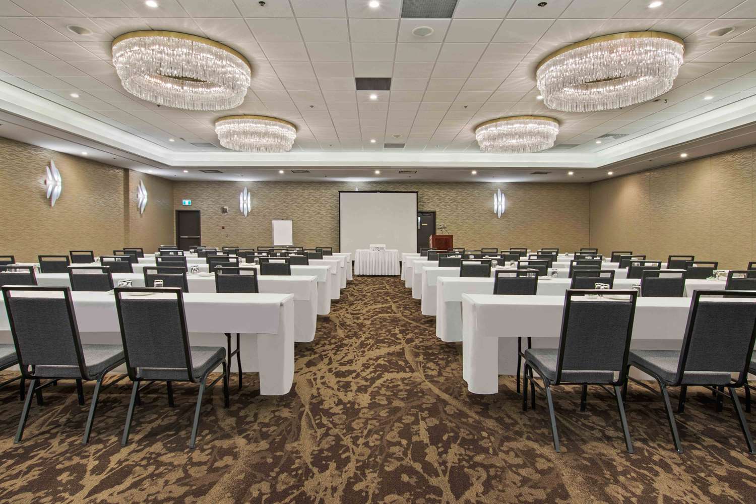 Best Western Premier Calgary Plaza Hotel and Conference Centre 59/65