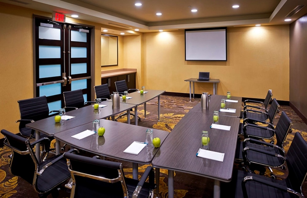 Homewood Suites By Hilton Hamilton Ontario Canada 47/50