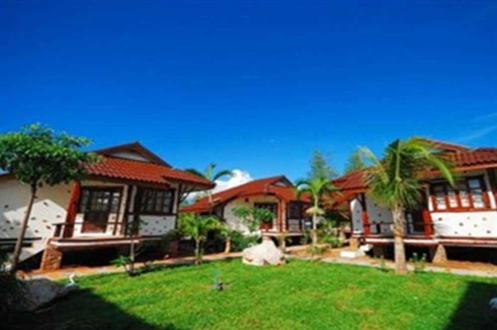 Talkoo Beach Resort 50/58