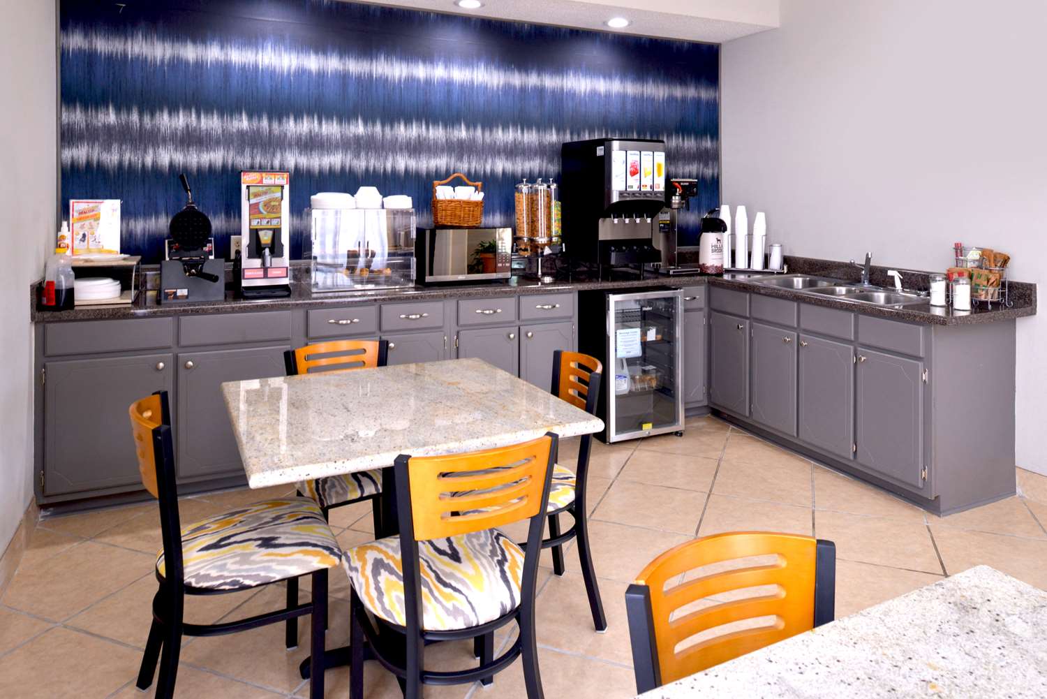 Americas Best Value Inn Monroeville 20/26