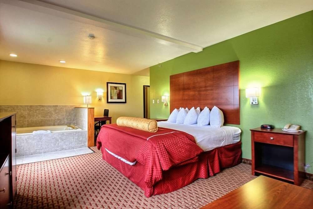 Best Western Plus Altoona Inn 17/43