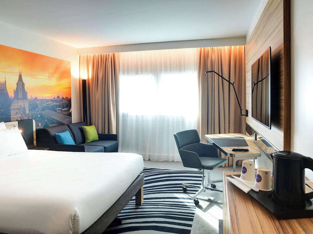 SUPERIOR, QUEEN BED