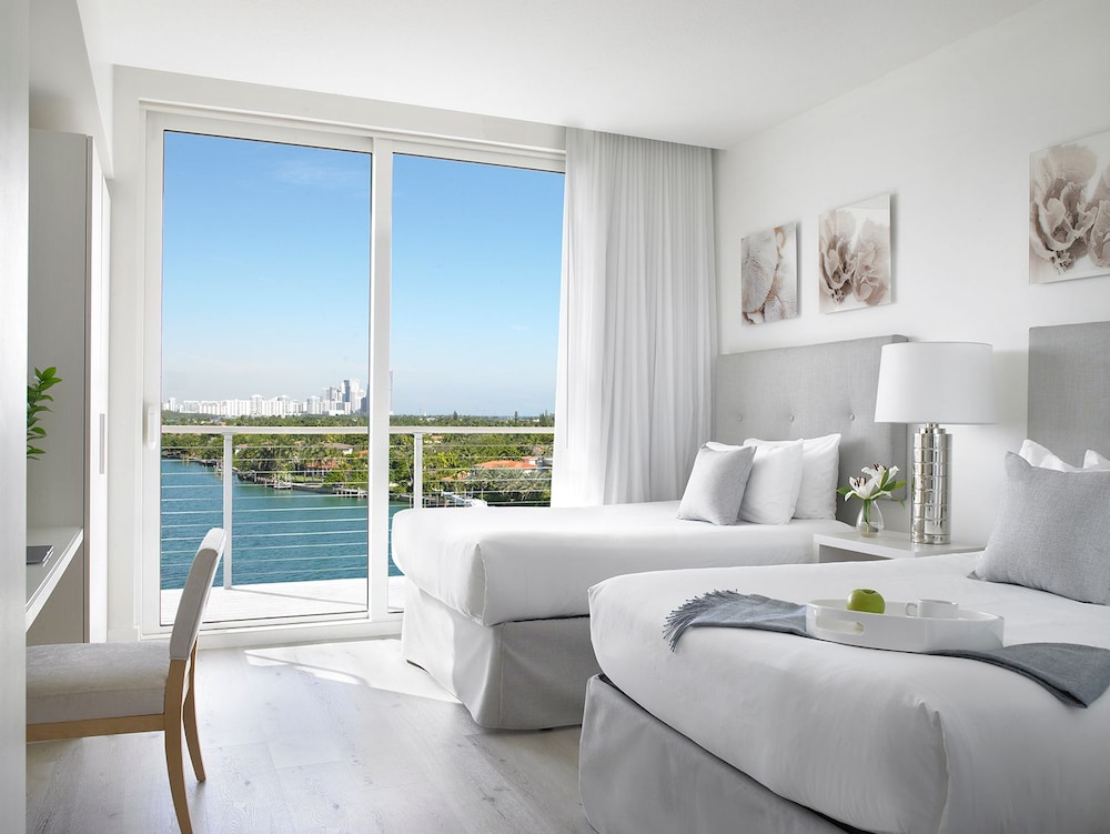 Suite, 2 Double Beds, Water View