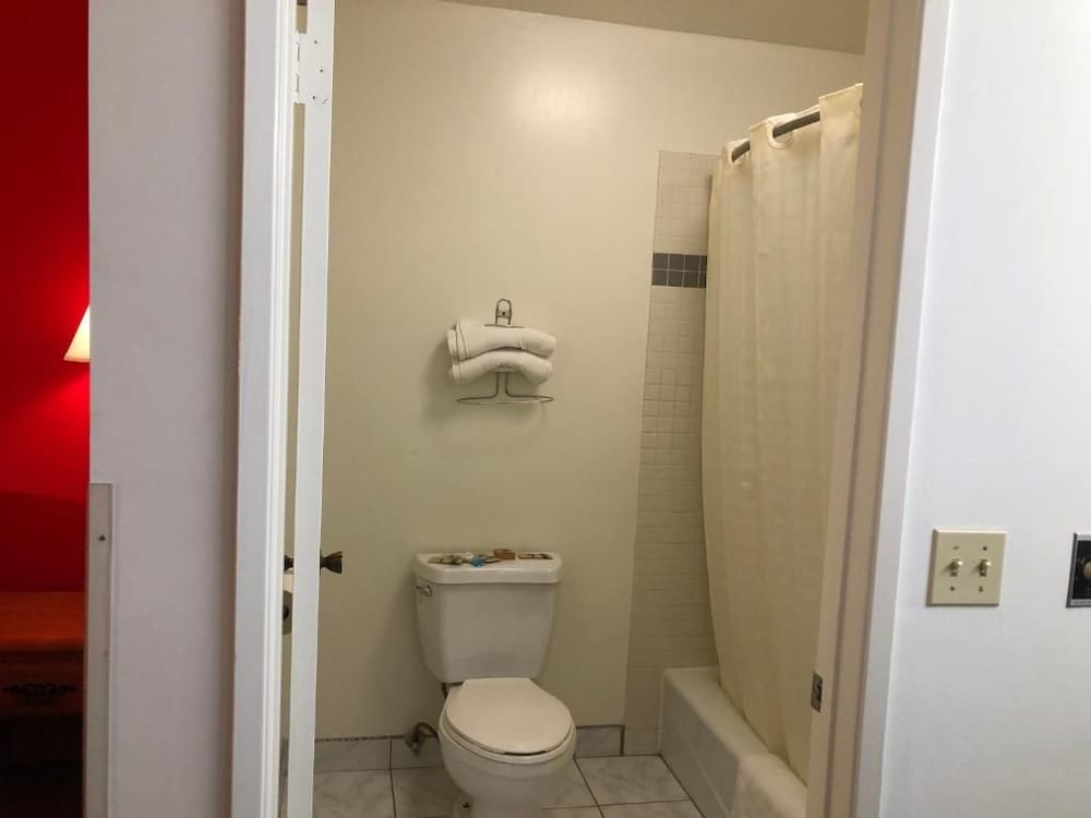 Luxury Inn 38/44