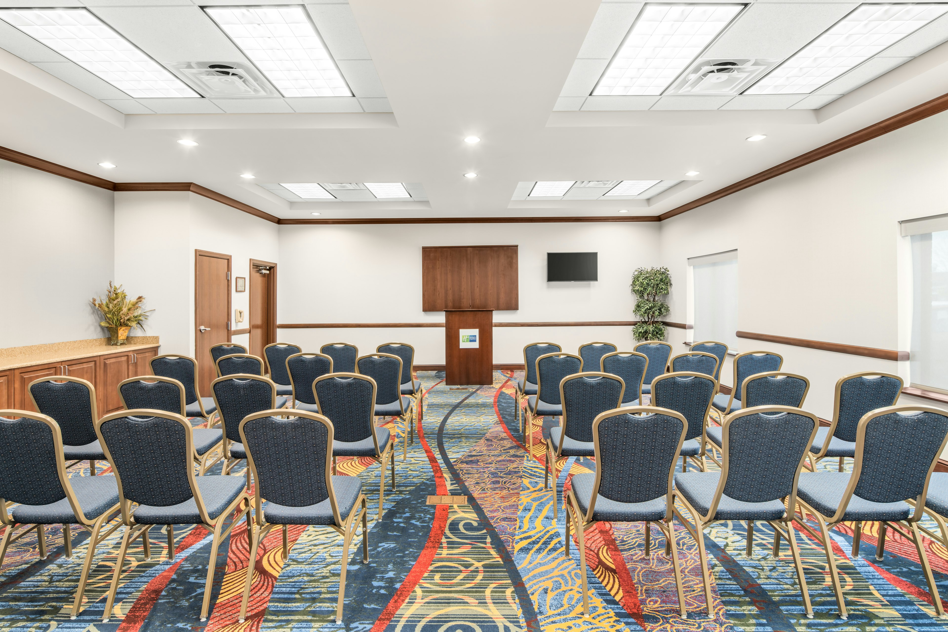 Holiday Inn Express Hotel And Suites Wilmington Newark 58/72