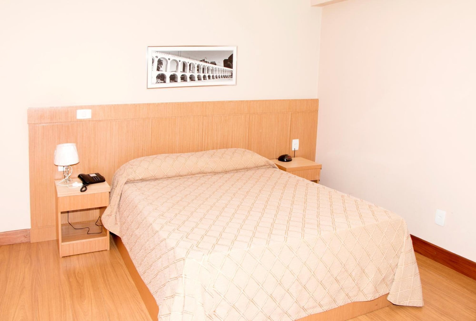 DELUXE, DOUBLE BED