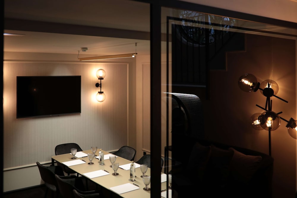Summum Boutique Hotel, member of Melia Collection 64/70