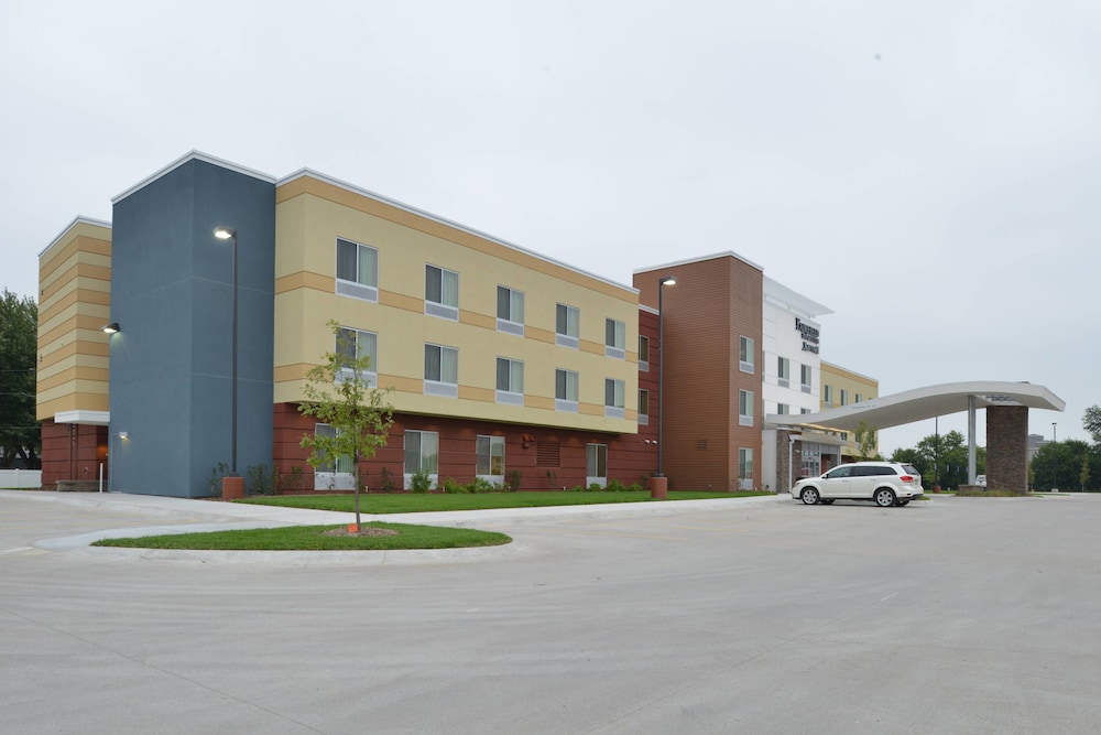 Fairfield Inn Suites Fremont in FREMONT - NE