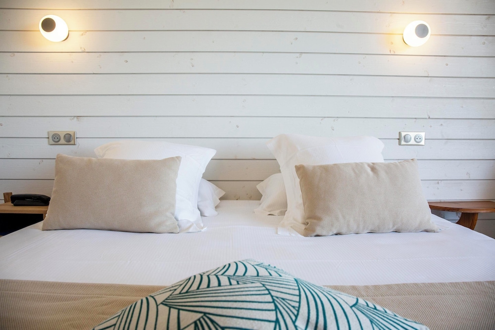 Room, Twin Beds, Sea View, Grand Hotel Du Lido 6/9