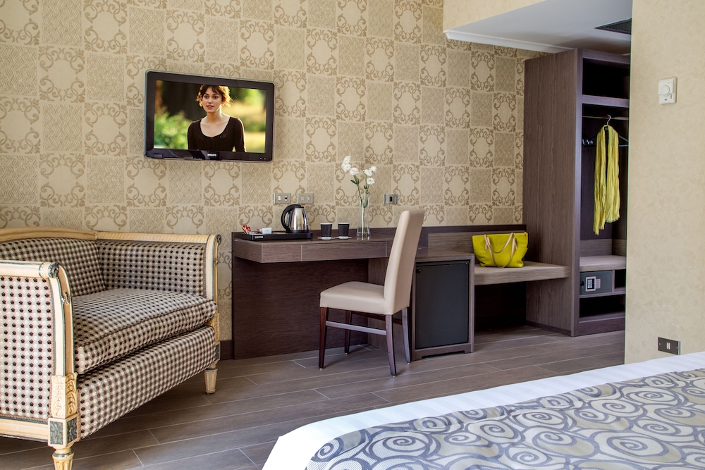 Savoy Hotel Rome 31/34