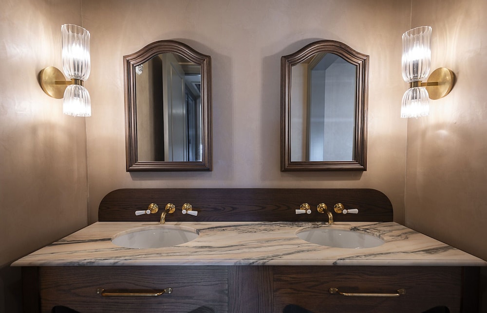 Gjelina Hotel 24/50