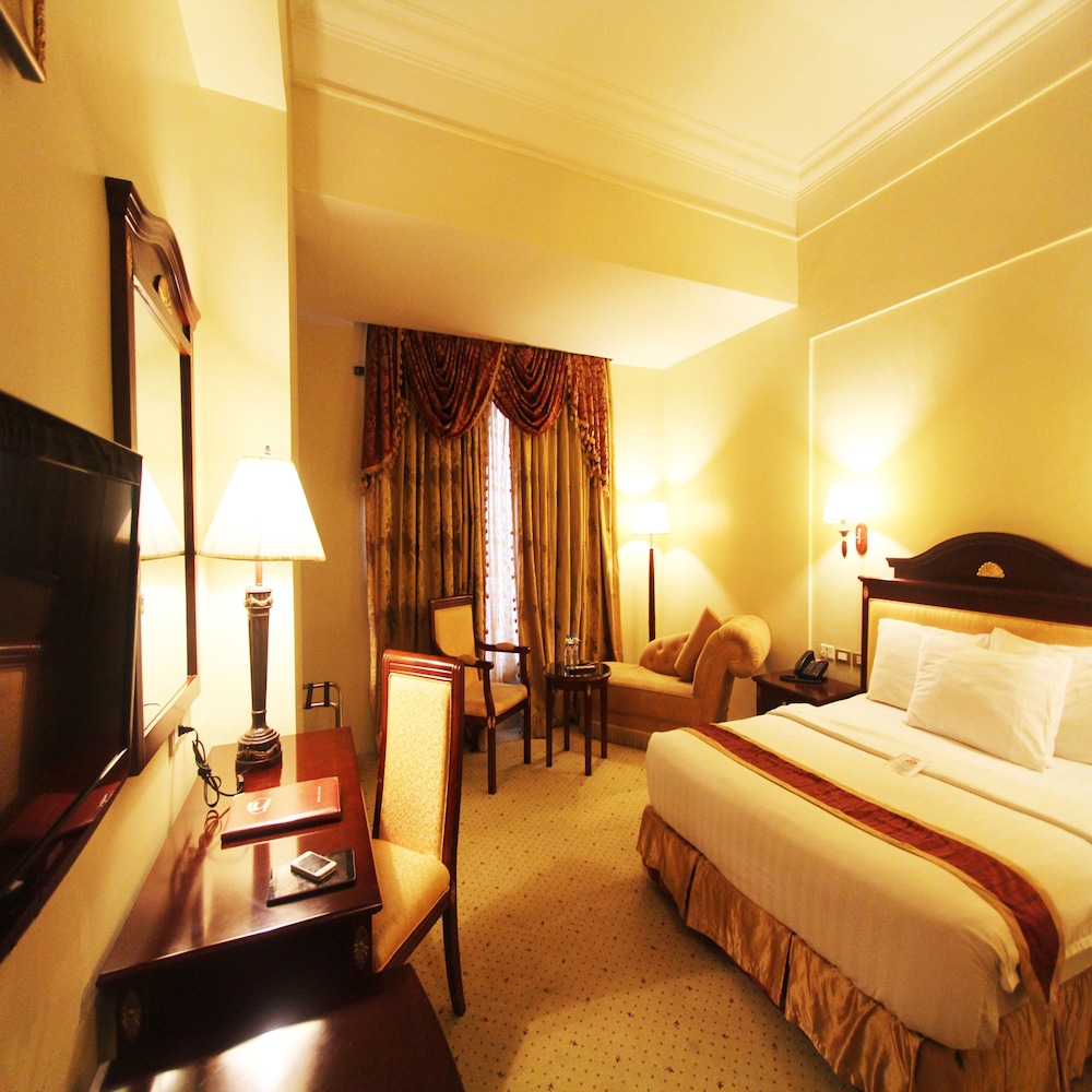 Sarrosa International Hotel And Residential Suites 8/50