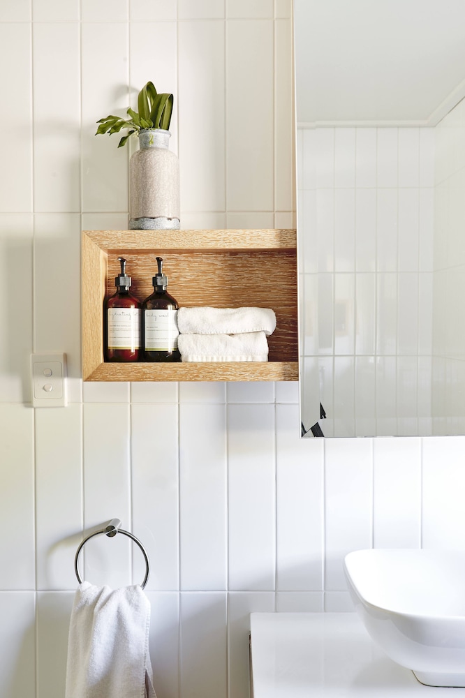 Orpheus Island Lodge 50/52