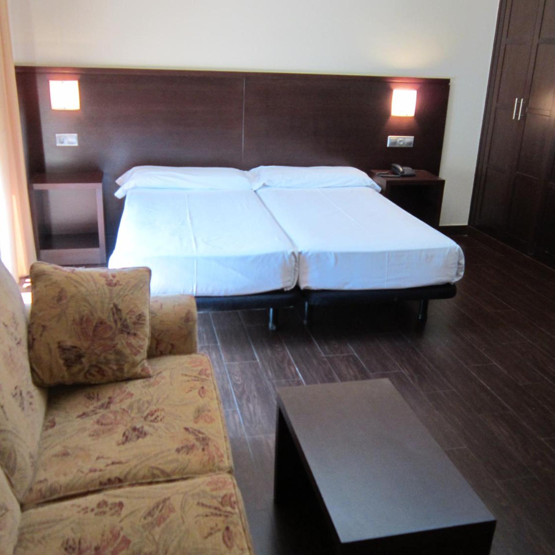 Euba Hotel 11/50