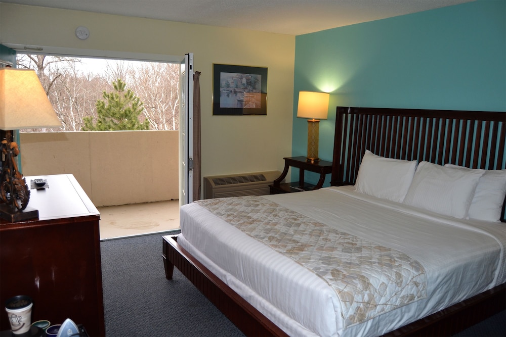 Cascades Inn 10/70