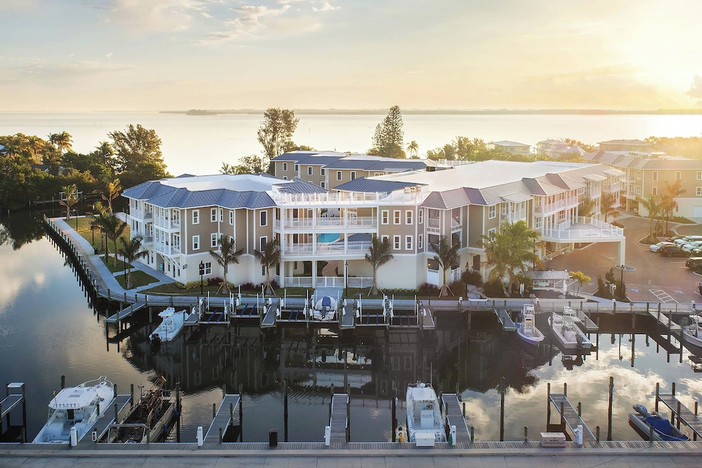 Autograph Collection Waterline Marina Resort & Beach Club 1/50
