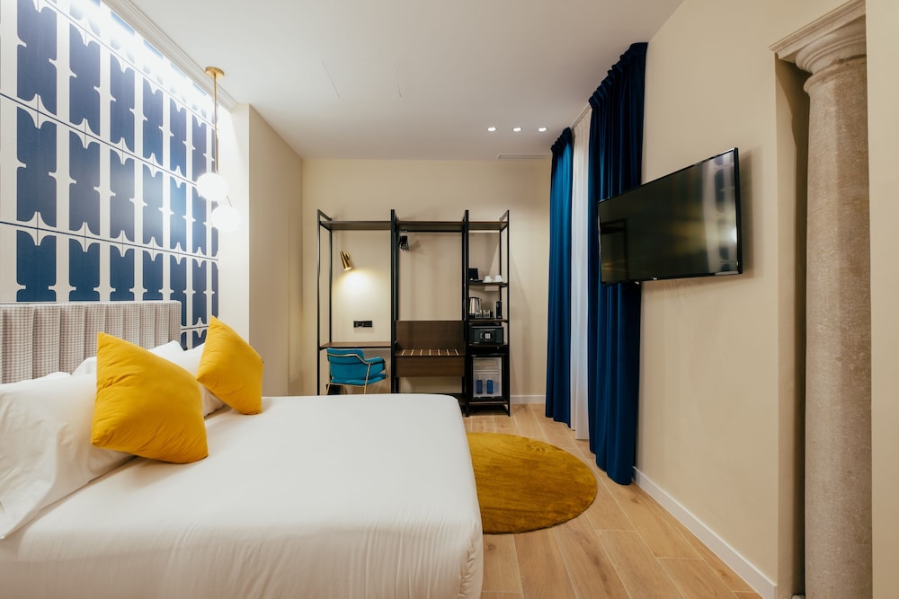 STANDARD, DOUBLE OR TWIN BED