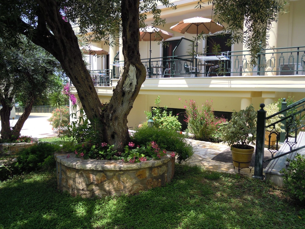 Loukas Hotel &amp; Apartments 5/50