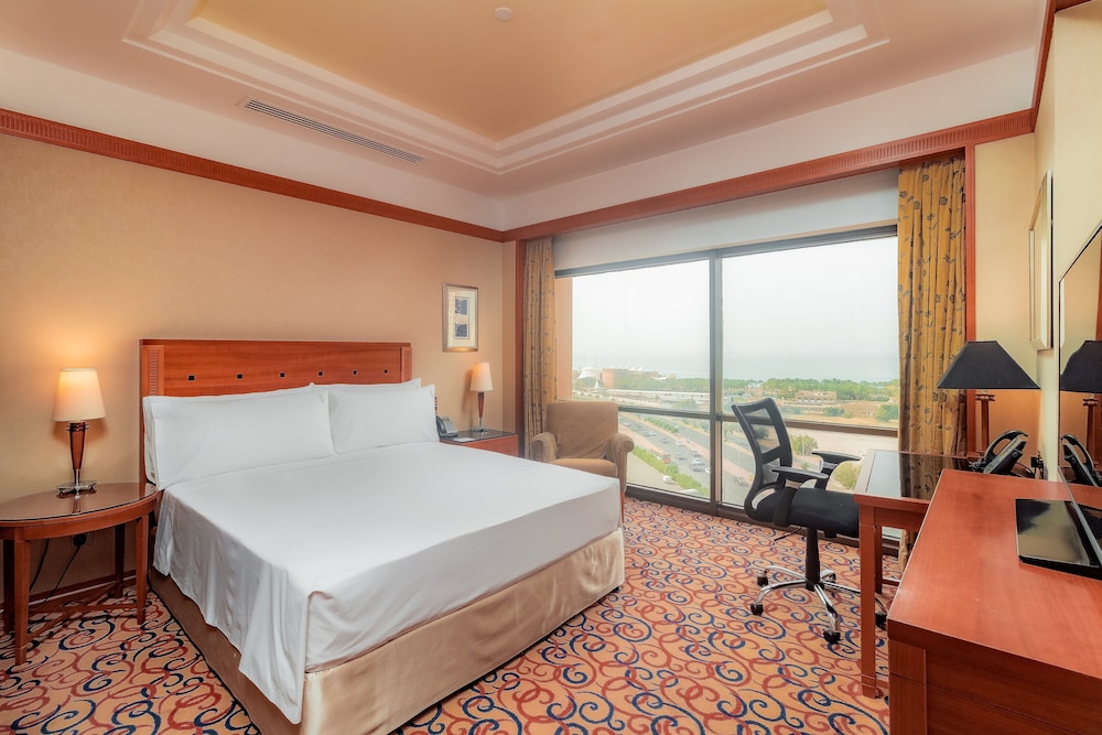 غرفة بريميوم بسرير فردي، Holiday Inn Kuwait 8/10